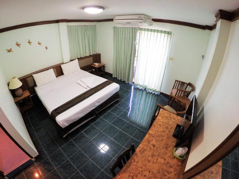 Seatel Phuket, Patong Beach Exterior photo